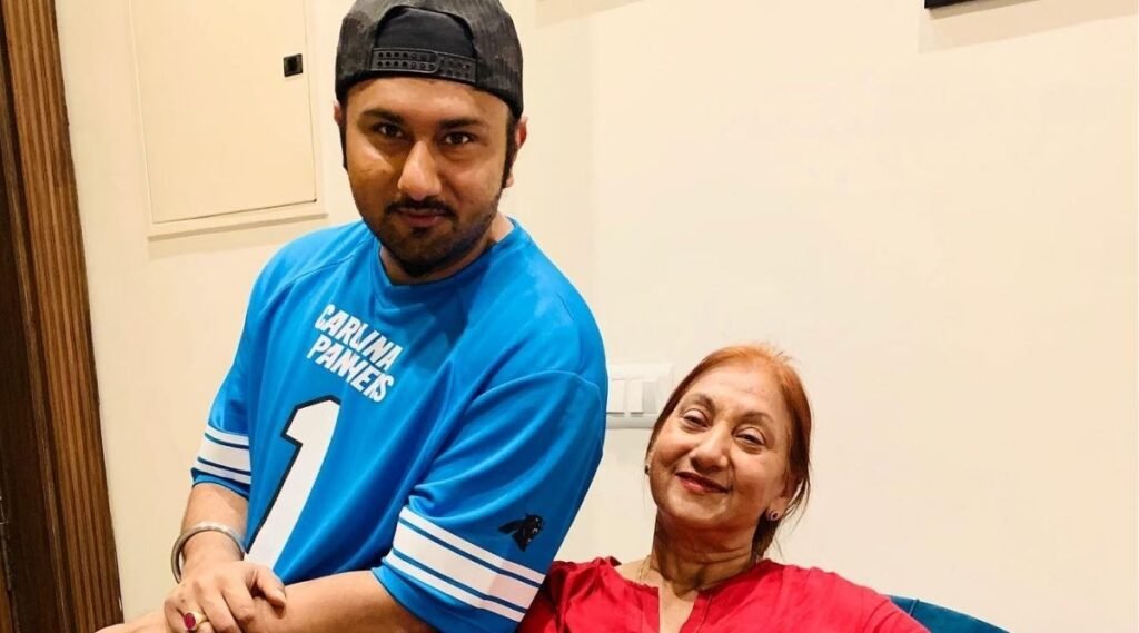 Honey Singh With Mom