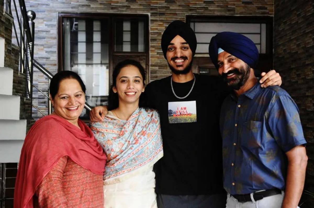 Arshdeep Singh with family