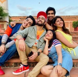 Gagan-with-the-cast-of-College-Romance