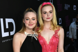 Elle Fanning with her sister
