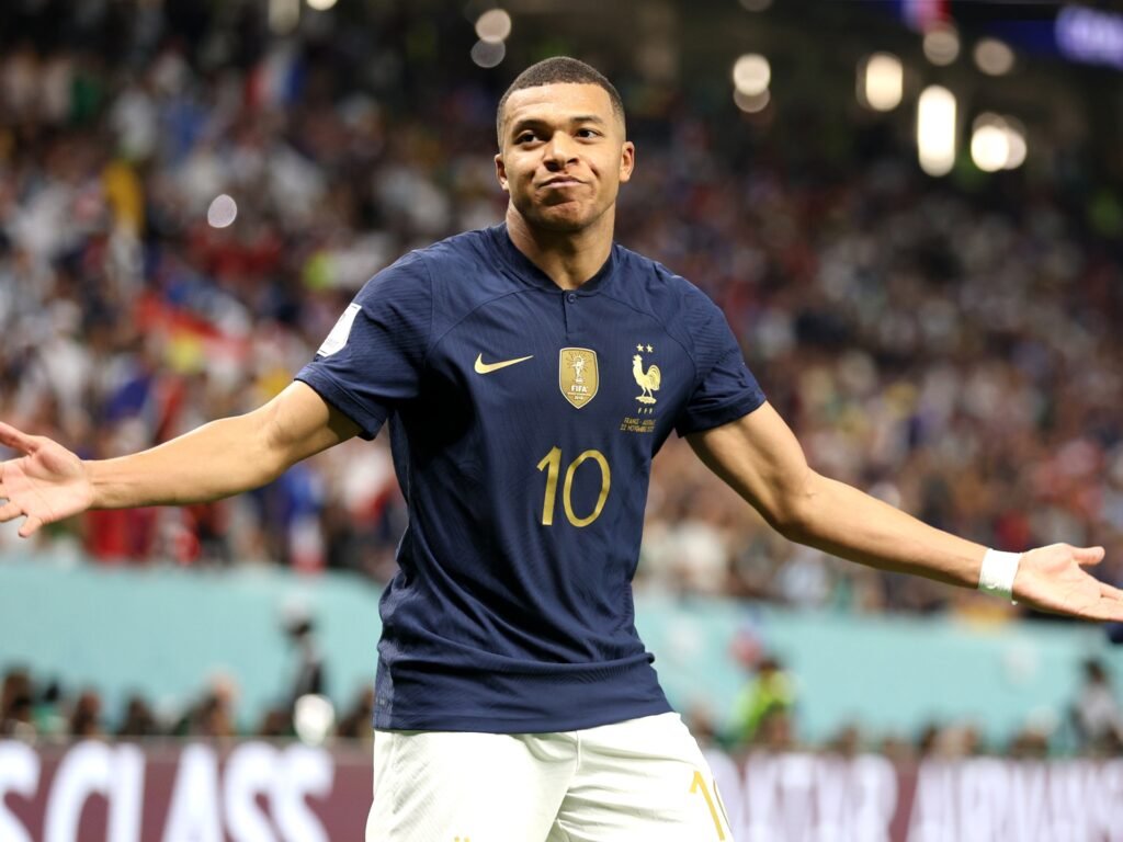 Kylian Mbappé Biography, Career, Debut, Net Worth, Family, FIFA ...