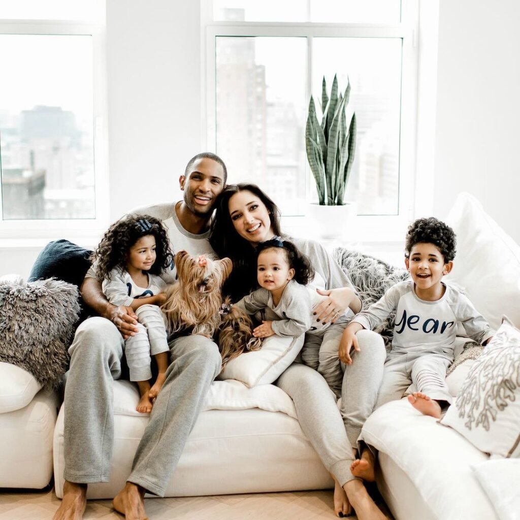 Al Horford with her family
